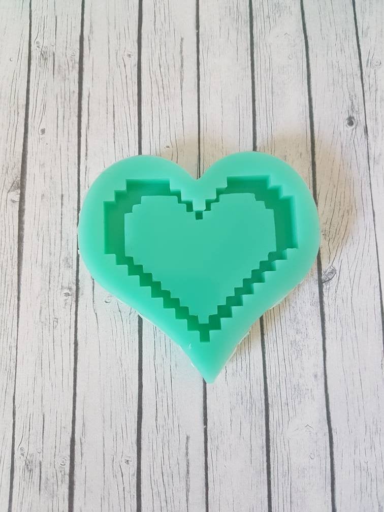 Silicone Mold Heart 8 Bit Pixelart Shaker - UnicateArt