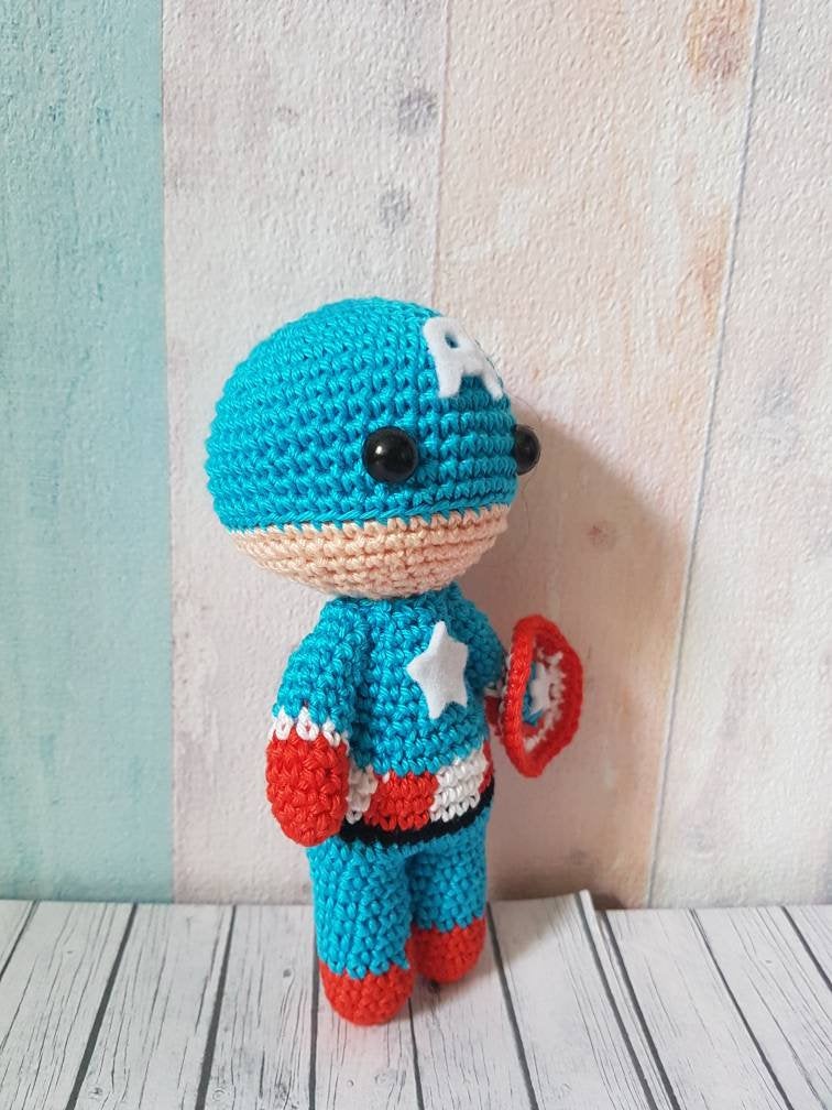 Amigurumi Captain America Avengers - UnicateArt